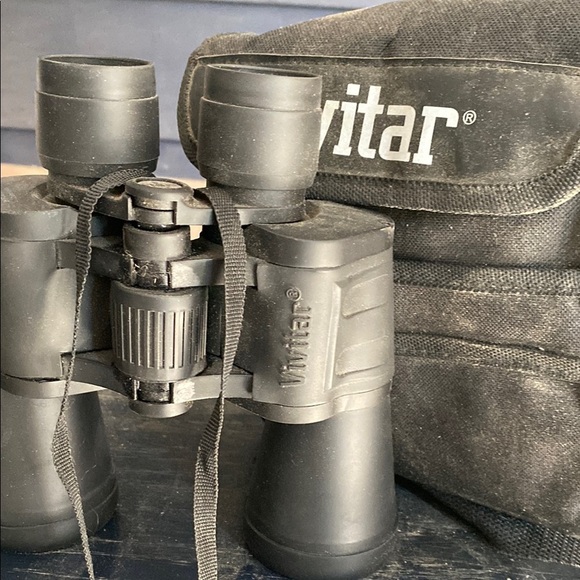 Vivitar Black Binoculars - Picture 3 of 4